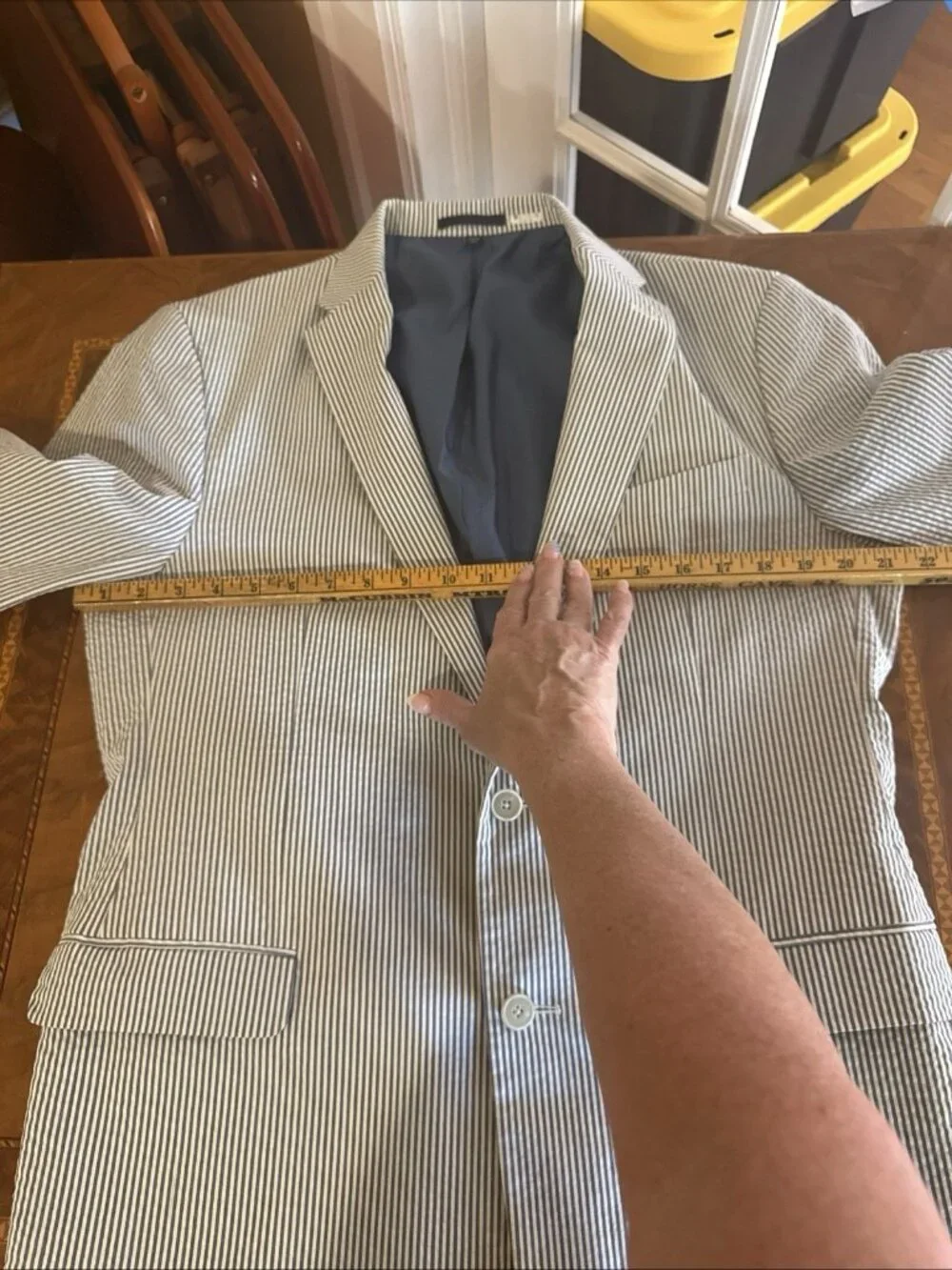 JoS A Bank Executive Seersucker Suit Men 48L 43W Pleated/Cuff Pant-Blue/White
